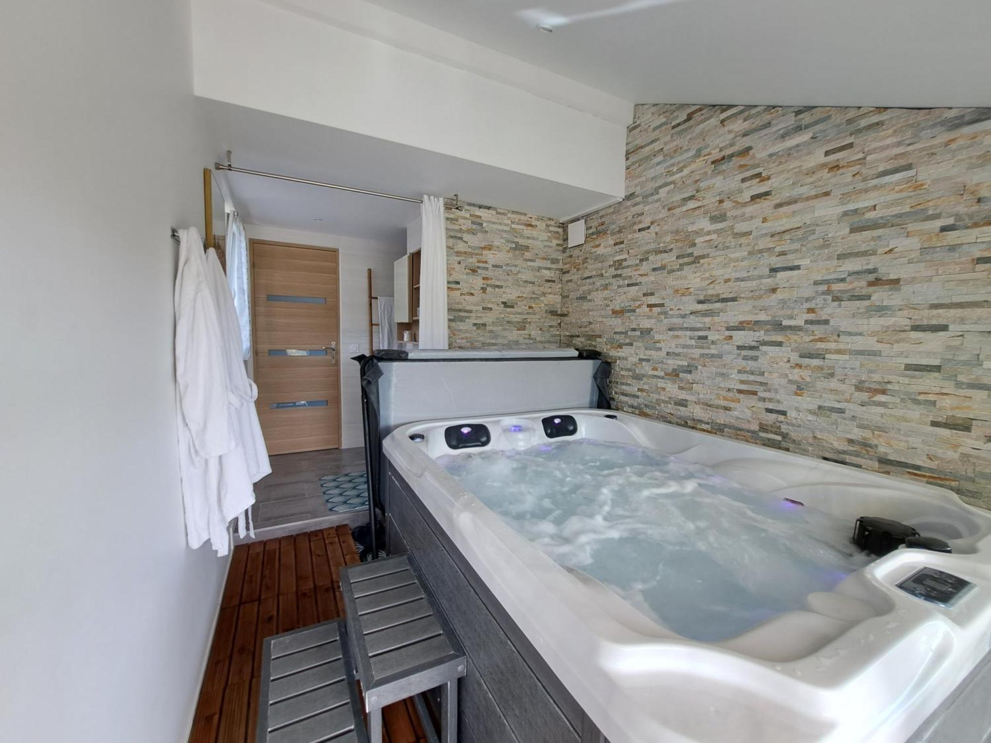 Saint-Cassien  Adorelys Sejour Bien Etre - Spa Et Massage מראה חיצוני תמונה